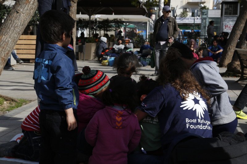 Πλημμύρισε ξανά με πρόσφυγες και μετανάστες η πλατεία Βικτωρίας [εικόνες] | iefimerida.gr 7