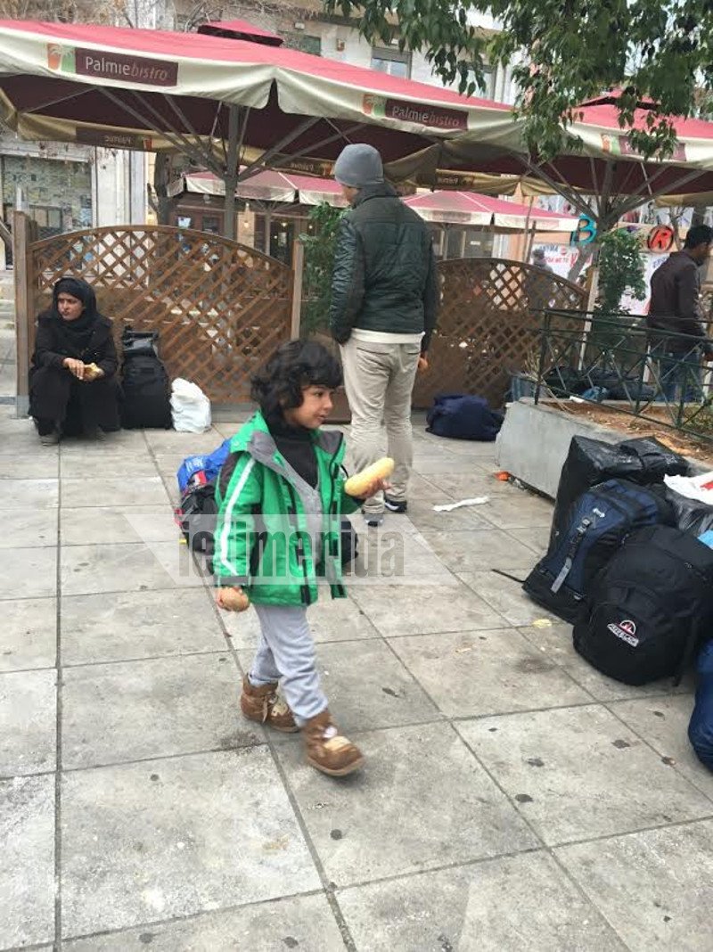 Ακόμη 400 Αφγανοί βρήκαν καταφύγιο στην πλατεία Βικτωρίας [εικόνες] | iefimerida.gr 0