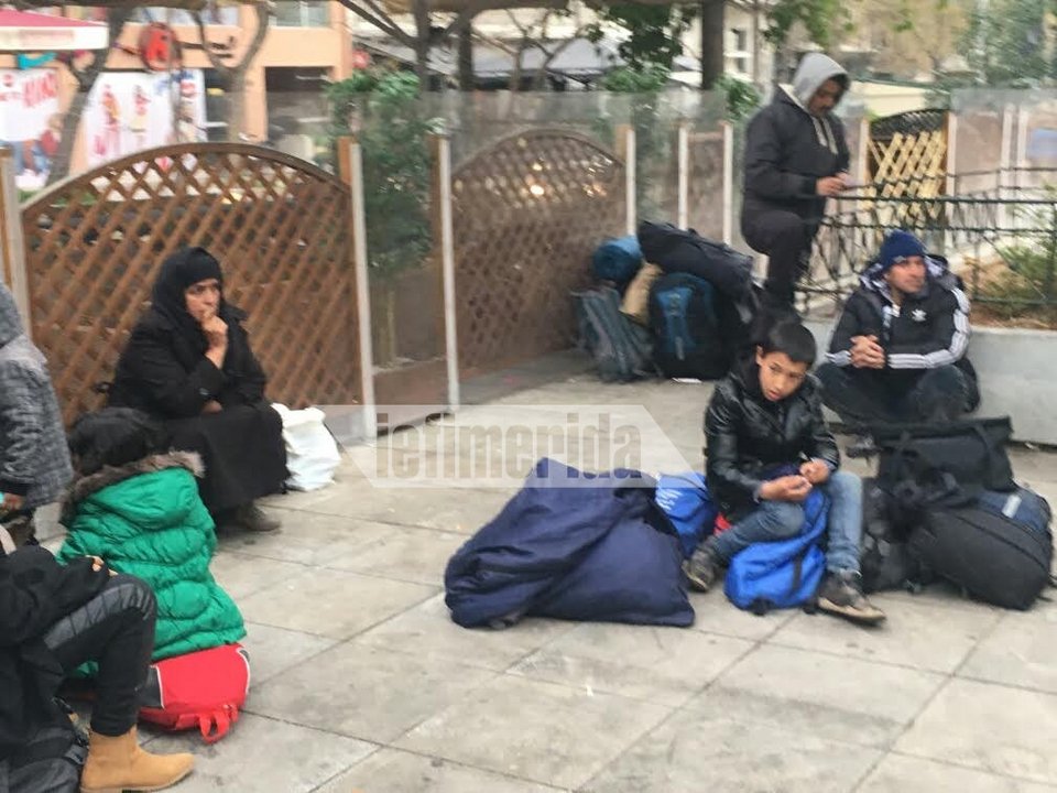 Ακόμη 400 Αφγανοί βρήκαν καταφύγιο στην πλατεία Βικτωρίας [εικόνες] | iefimerida.gr 7