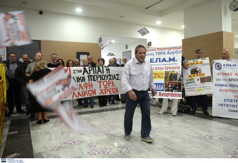 «Μπλόκο» στο Ειρηνοδικείο για τους πλειστηριασμούς [εικόνες] | iefimerida.gr 3