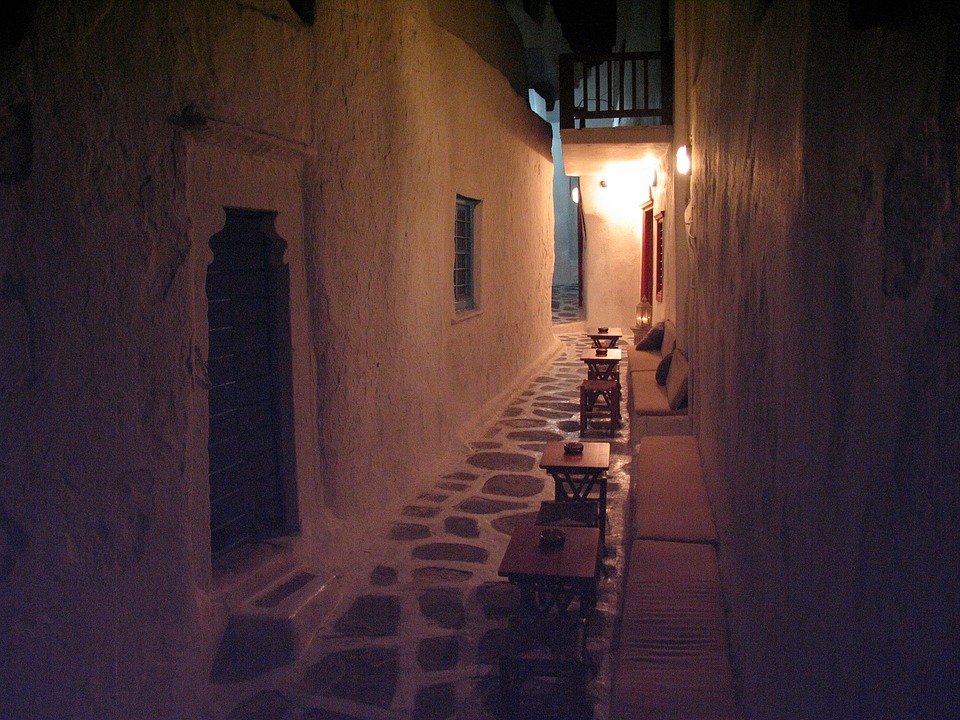 Γαστρονομικός περίπατος στην Πλάκα -Με συνταγές αρχαίων, μυστικά διατροφής, τζιερτζίδικα [εικόνες] | iefimerida.gr 1