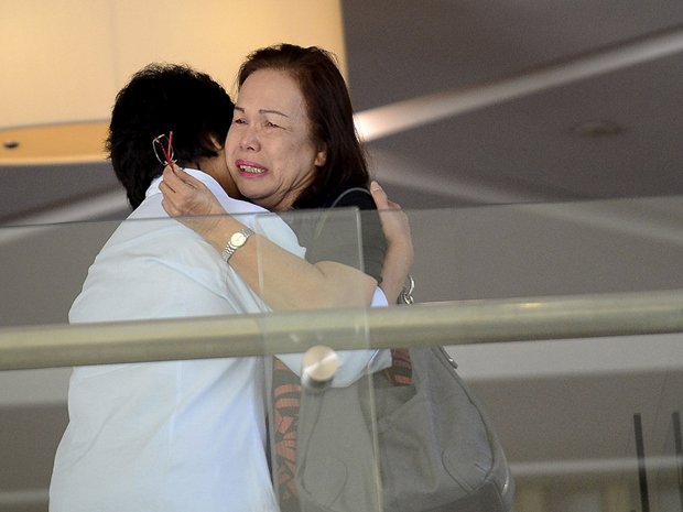 O πλανήτης κλαίει για τις 239 ψυχές που χάθηκαν με το εξαφανισμένο Boeing [εικόνες] | iefimerida.gr 8