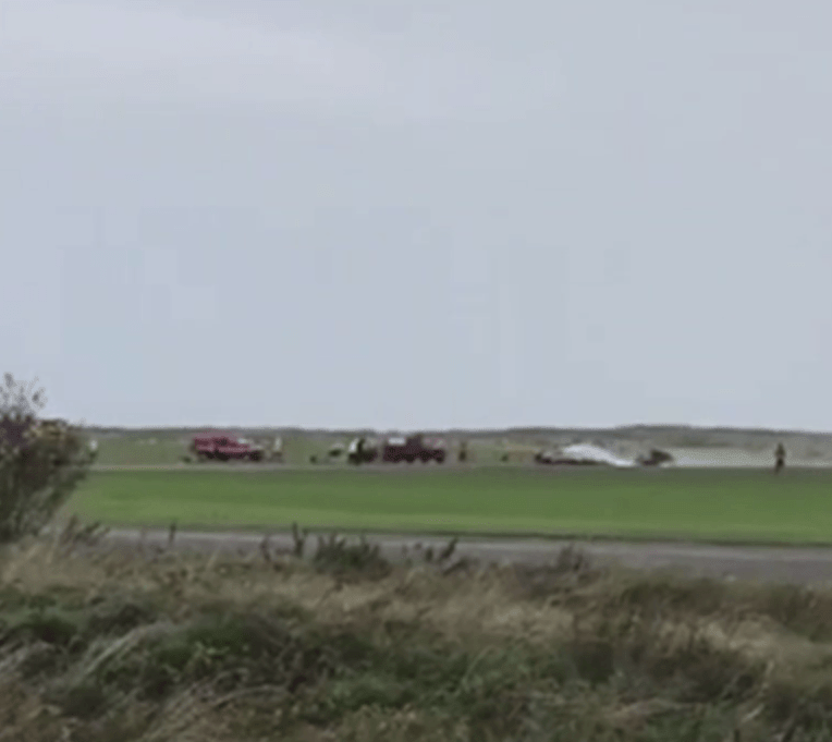 Αεροσκάφος συνετρίβη κατά την προσγείωση στην Ουαλία [εικόνα & βίντεο] | iefimerida.gr 0