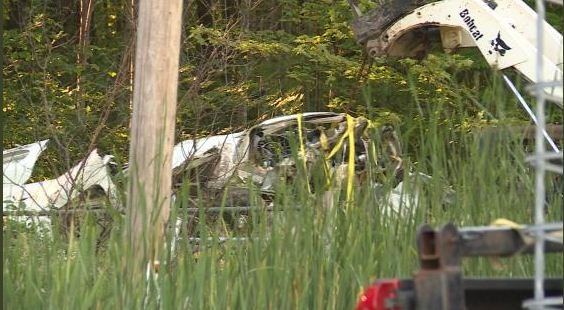 Ιλινόις: Εξι νεκροί από συντριβή αεροπλάνου [εικόνες] | iefimerida.gr 1