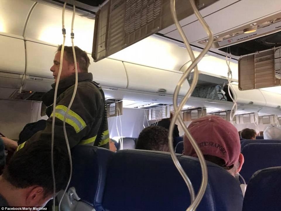 Βίντεο από την πτήση του τρόμου -Εσπασε παράθυρο και «ρούφηξε» γυναίκα [βίντεο] | iefimerida.gr 0