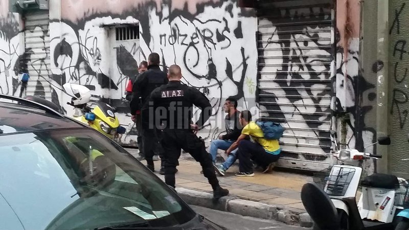 Το συμβάν σημειώθηκε την ώρα που η πλατεία Θεάτρου περνά σε μια νέα εποχή