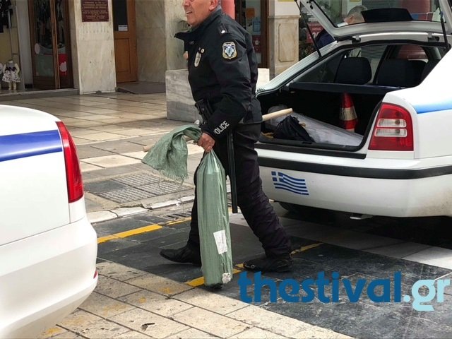 Θεσσαλονίκη: Αγριο ξύλο μεταξύ Πακιστανών με λοστάρια στην πλατεία Αριστοτέλους [εικόνες] | iefimerida.gr 1