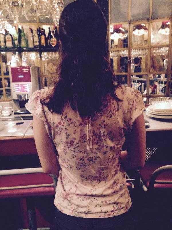 Γιατί οι γυναίκες στην Τουρκία γυρίζουν την πλάτη στον Ερντογάν, κυριολεκτικά [εικόνες] | iefimerida.gr 1