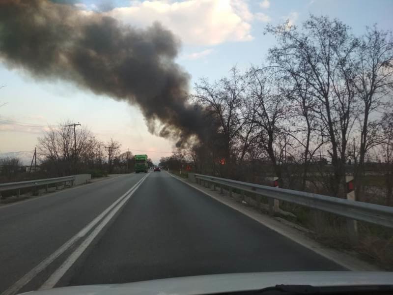 Το εργοστάσιο βρίσκεται στο 9ο χλμ της παλαιάς εθνικής Λάρισας Βόλου