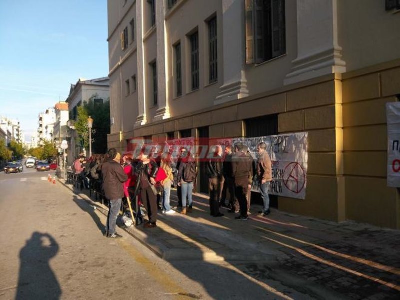 Συγκεντρώσεις διαμαρτυρίας κατά των πλειστηριασμών στην Πάτρα [εικόνες] | iefimerida.gr 0