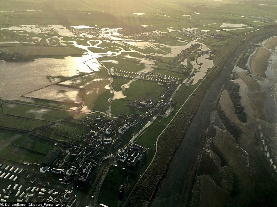 Καταρράκτης που είχε στερέψει από εκατοντάδες χρόνια δημιουργήθηκε ξανά μετά τη νεροποντή -Είναι πλέον ο μεγαλύτερος στην Αγγλία [εικόνες] | iefimerida.gr 7