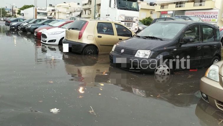 Ποτάμια οι δρόμοι στο Ηράκλειο της Κρήτης -Πλημμύρισαν πάρκινγκ μετά από βροχόπτωση [εικόνες] | iefimerida.gr 1