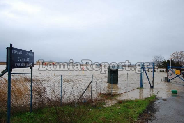 Πλημμύρισε ο Σπερχειός - «Πνίγεται» η Φθιώτιδα [εικόνες] | iefimerida.gr 1