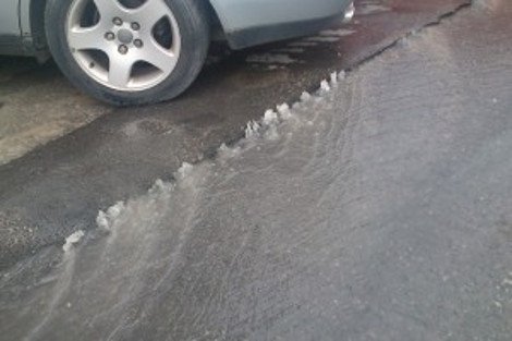 Σε ποτάμι μετατράπηκαν οι δρόμοι της Θεσσαλονίκης [εικόνες & βίντεο] | iefimerida.gr 1