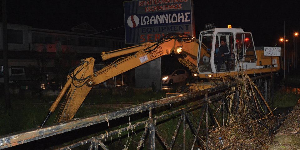 Στο έλεος της κακοκαιρίας η Ζάκυνθος -Δυο γυναίκες κινδύνεψαν να πνιγούν [εικόνα] | iefimerida.gr 0