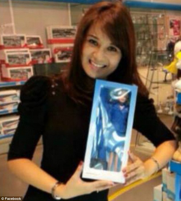 Αυτά ήταν τα 15 μέλη του πληρώματος του Βoeing που συνετρίβη στην Ουκρανία [εικόνες] | iefimerida.gr 0