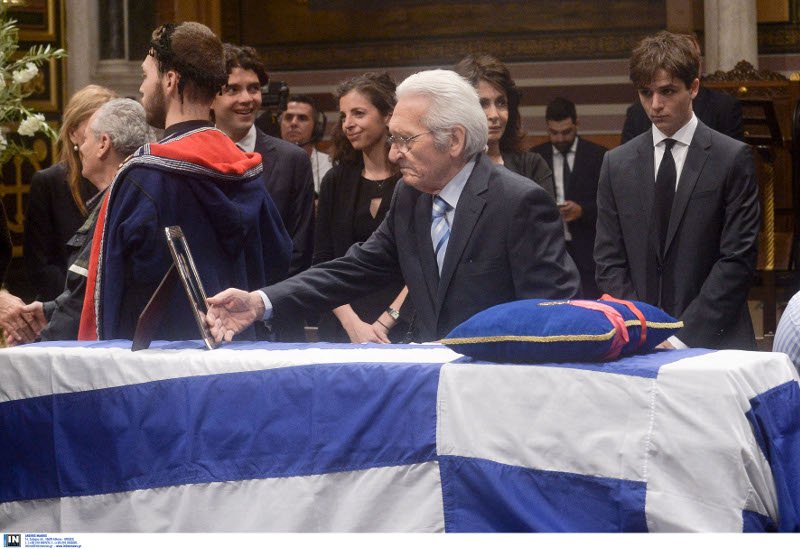 Κωνσταντίνος Μητσοτάκης: Λαϊκό προσκύνημα στη Μητρόπολη [εικόνες & βίντεο] | iefimerida.gr 21