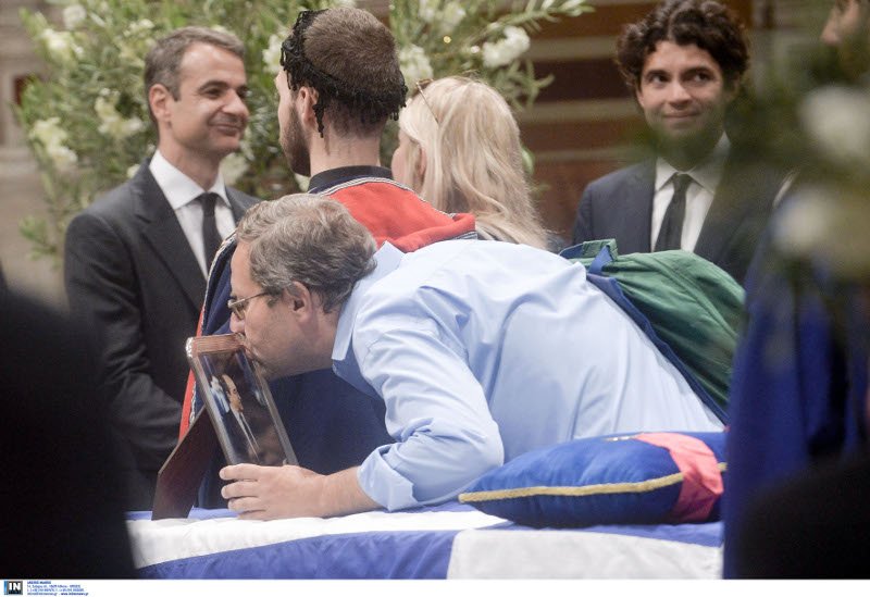 Κωνσταντίνος Μητσοτάκης: Λαϊκό προσκύνημα στη Μητρόπολη [εικόνες & βίντεο] | iefimerida.gr 23