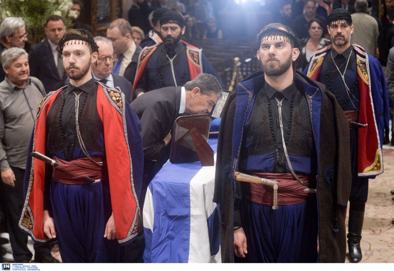 Κωνσταντίνος Μητσοτάκης: Λαϊκό προσκύνημα στη Μητρόπολη [εικόνες & βίντεο] | iefimerida.gr 17