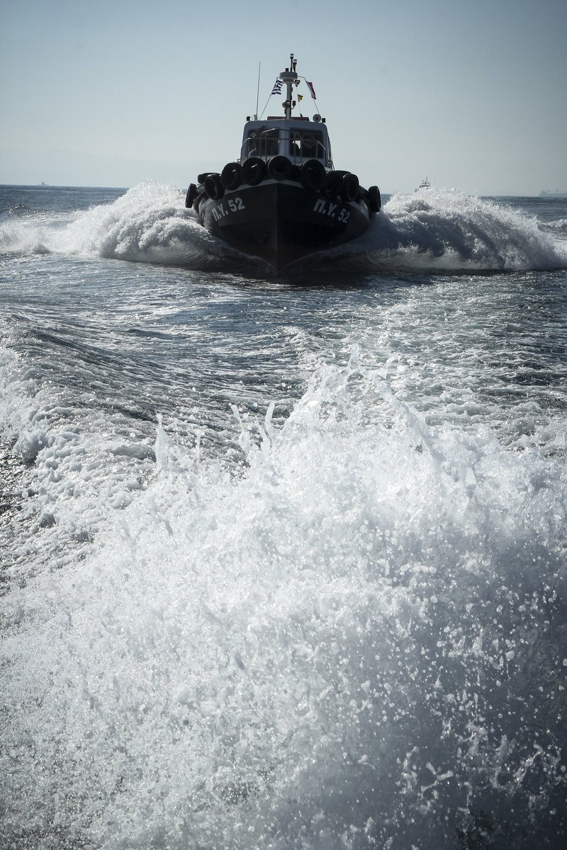  Σαν καινούριες οι πλοηγίδες στον Πειραιά -Τα σκάφη ανακατασκευάστηκαν και έχουν πλέον νέες μηχανές [εικόνες] | iefimerida.gr 7