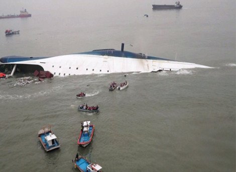 Εξι νεκροί, 300 αγνοούμενοι στο ναυάγιο στη Ν.Κορέα -Καρέ-καρέ η αγωνιώδης προσπάθεια επιβατών για να σωθούν [εικόνες] | iefimerida.gr 3