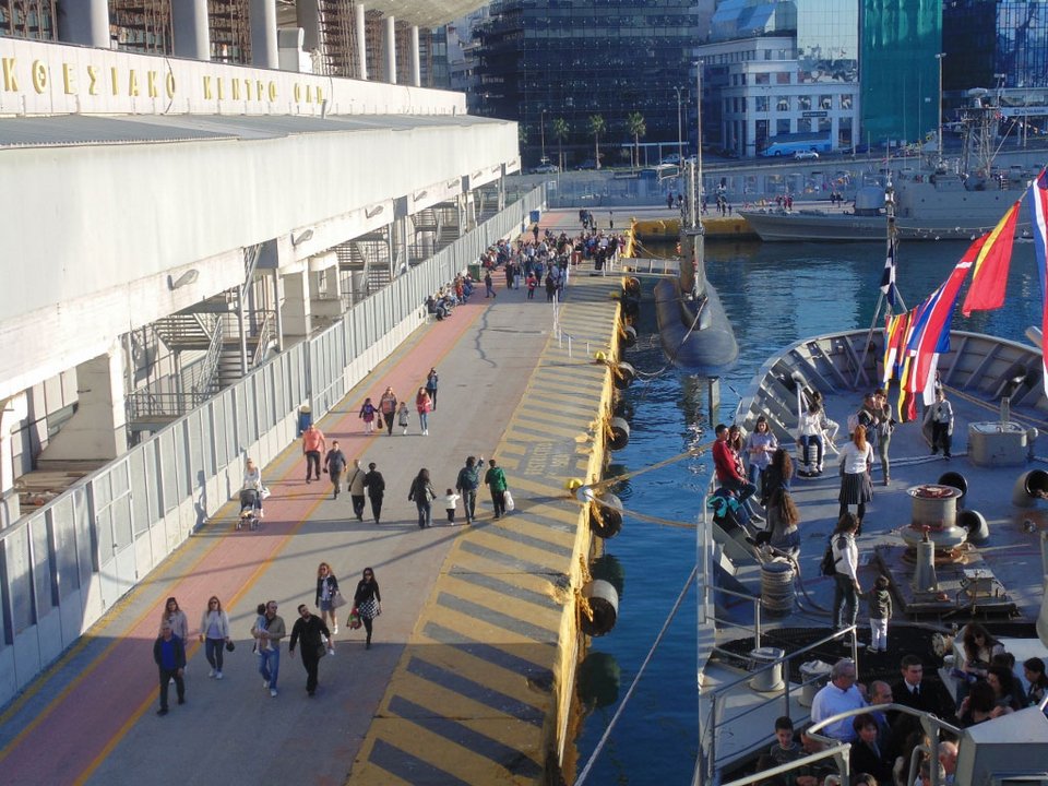 Πάνω από 11.000 πολίτες επισκέφθηκαν τα πολεμικά πλοία και το υποβρύχιο του Ναυτικού [εικόνες] | iefimerida.gr 0