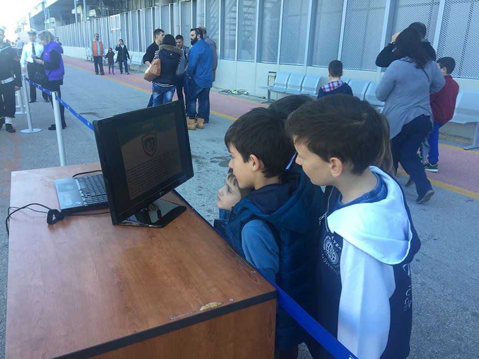 Πάνω από 11.000 πολίτες επισκέφθηκαν τα πολεμικά πλοία και το υποβρύχιο του Ναυτικού [εικόνες] | iefimerida.gr 4