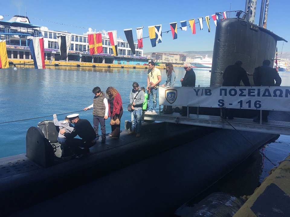 Πάνω από 11.000 πολίτες επισκέφθηκαν τα πολεμικά πλοία και το υποβρύχιο του Ναυτικού [εικόνες] | iefimerida.gr 5