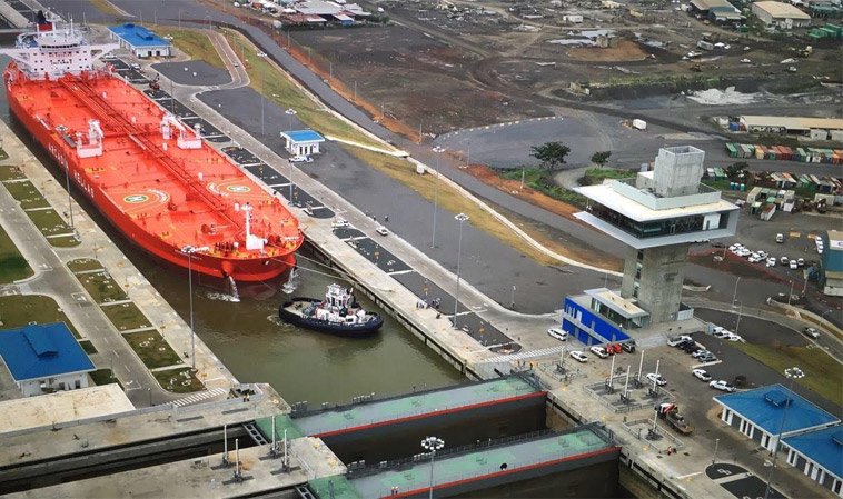 Ελληνικό το πρώτο δεξαμενόπλοιο που πέρασε τη διευρυμένη διώρυγα του Παναμά! [εικόνες & βίντεο] | iefimerida.gr 0