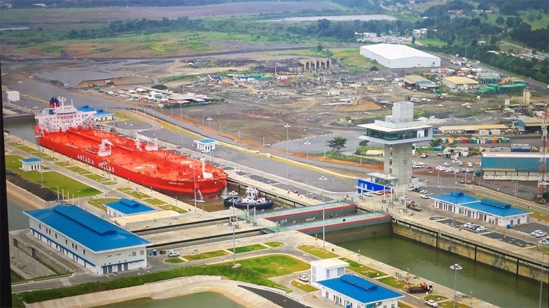 Ελληνικό το πρώτο δεξαμενόπλοιο που πέρασε τη διευρυμένη διώρυγα του Παναμά! [εικόνες & βίντεο] | iefimerida.gr 3