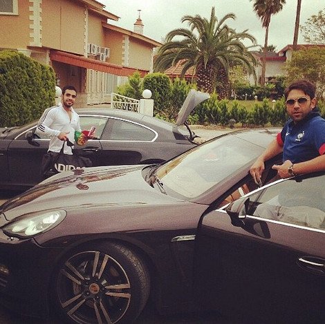 Τα πλουσιόπαιδα της Τεχεράνης προκαλούν στο Ιnstagram: Rolex, τζετ, μπικίνι, πανάκριβα αυτοκίνητα και άλλες εικόνες που ξενίζουν  [εικόνες] | iefimerida.gr 14