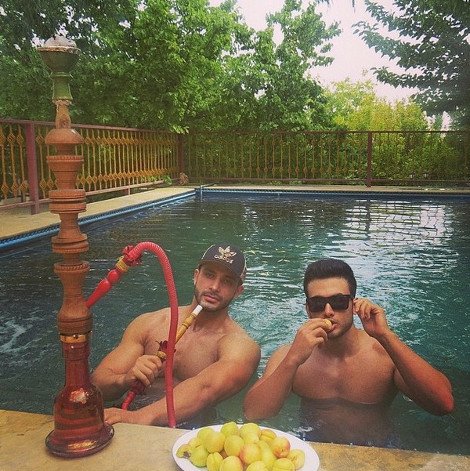 Τα πλουσιόπαιδα της Τεχεράνης προκαλούν στο Ιnstagram: Rolex, τζετ, μπικίνι, πανάκριβα αυτοκίνητα και άλλες εικόνες που ξενίζουν  [εικόνες] | iefimerida.gr 19