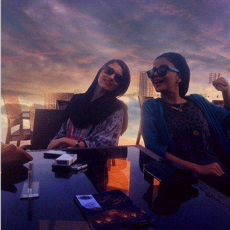 Τα πλουσιόπαιδα της Τεχεράνης προκαλούν στο Ιnstagram: Rolex, τζετ, μπικίνι, πανάκριβα αυτοκίνητα και άλλες εικόνες που ξενίζουν  [εικόνες] | iefimerida.gr 20