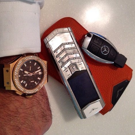 Τα πλουσιόπαιδα της Τεχεράνης προκαλούν στο Ιnstagram: Rolex, τζετ, μπικίνι, πανάκριβα αυτοκίνητα και άλλες εικόνες που ξενίζουν  [εικόνες] | iefimerida.gr 21