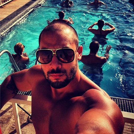 Τα πλουσιόπαιδα της Τεχεράνης προκαλούν στο Ιnstagram: Rolex, τζετ, μπικίνι, πανάκριβα αυτοκίνητα και άλλες εικόνες που ξενίζουν  [εικόνες] | iefimerida.gr 3