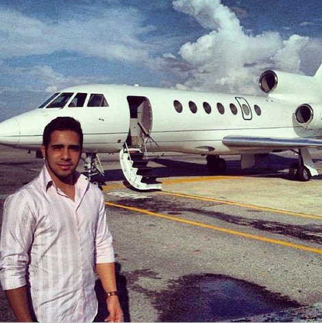 Τα πλουσιόπαιδα της Τεχεράνης προκαλούν στο Ιnstagram: Rolex, τζετ, μπικίνι, πανάκριβα αυτοκίνητα και άλλες εικόνες που ξενίζουν  [εικόνες] | iefimerida.gr 27