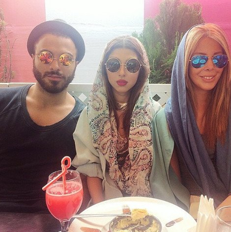 Τα πλουσιόπαιδα της Τεχεράνης προκαλούν στο Ιnstagram: Rolex, τζετ, μπικίνι, πανάκριβα αυτοκίνητα και άλλες εικόνες που ξενίζουν  [εικόνες] | iefimerida.gr 29