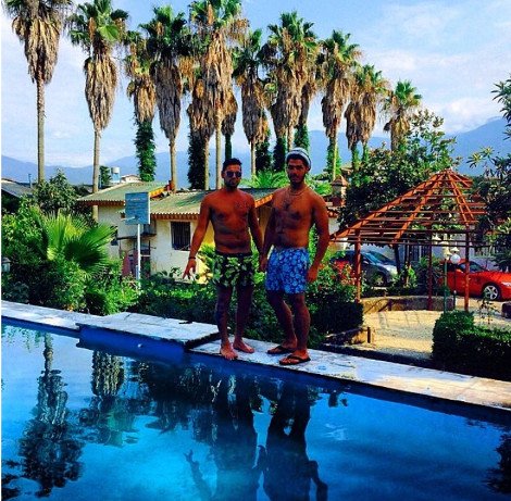 Τα πλουσιόπαιδα της Τεχεράνης προκαλούν στο Ιnstagram: Rolex, τζετ, μπικίνι, πανάκριβα αυτοκίνητα και άλλες εικόνες που ξενίζουν  [εικόνες] | iefimerida.gr 30