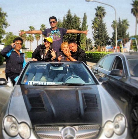 Τα πλουσιόπαιδα της Τεχεράνης προκαλούν στο Ιnstagram: Rolex, τζετ, μπικίνι, πανάκριβα αυτοκίνητα και άλλες εικόνες που ξενίζουν  [εικόνες] | iefimerida.gr 8