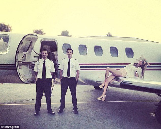 Τα προκλητικά πλουσιόπαιδα του Instagram ξαναχτυπούν – Σεξ, ναρκωτικά και παιχνίδια εξουσίας σε μια ηλικία που «ξενίζει» [εικόνες]  | iefimerida.gr 0