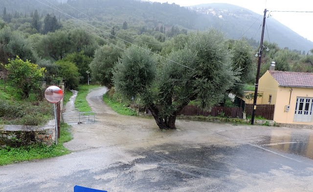 Eντονα καιρικά φαινόμενα στο Ιόνιο -Χιονίζει στην Αιτωλοακαρνανία | iefimerida.gr 2