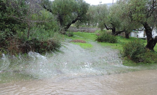 Eντονα καιρικά φαινόμενα στο Ιόνιο -Χιονίζει στην Αιτωλοακαρνανία | iefimerida.gr 4