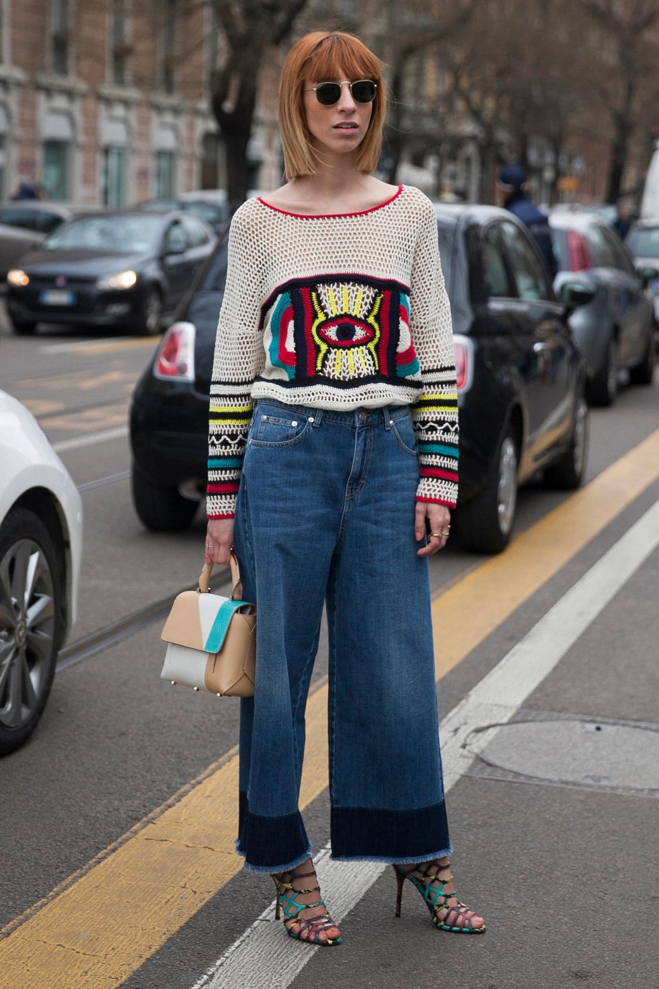 Τέλος τα skinny και τα σκισμένα- Ψηλόμεσες 70's παντελόνες, η νέα «καυτή» τάση [εικόνες] | iefimerida.gr 3