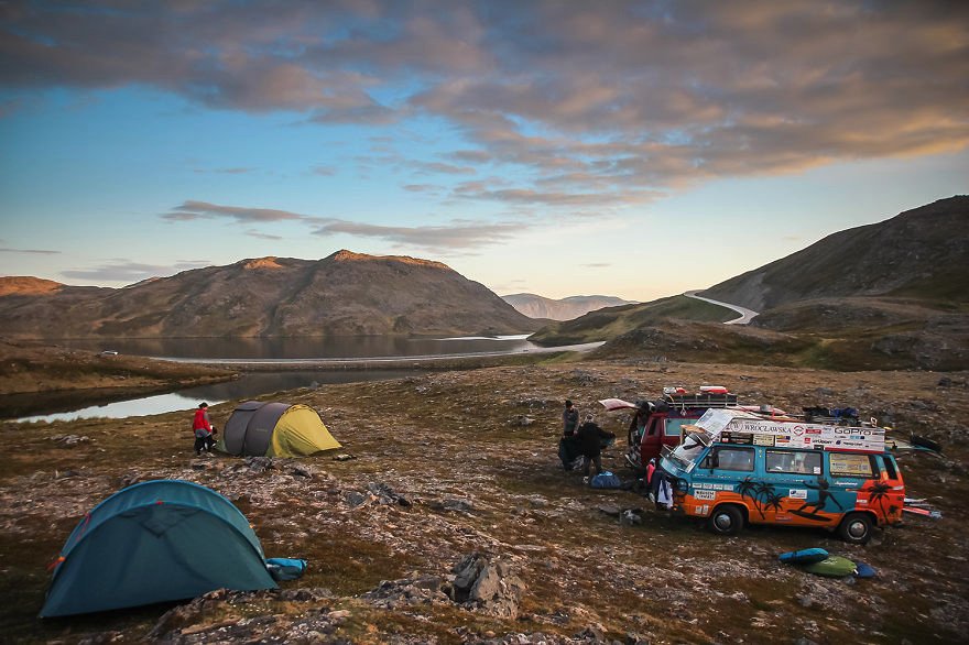 Ενα «τρελό» ζευγάρι: Ταξίδεψαν σε 50 χώρες με 8 δολάρια την ημέρα [εικόνες]  | iefimerida.gr 2