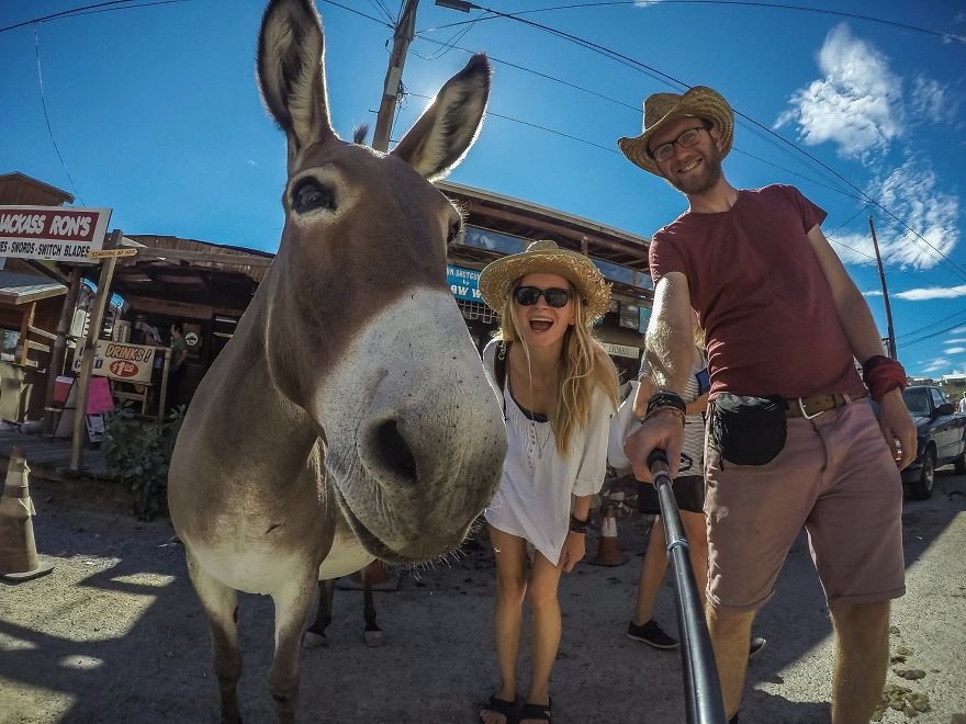 Ενα «τρελό» ζευγάρι: Ταξίδεψαν σε 50 χώρες με 8 δολάρια την ημέρα [εικόνες]  | iefimerida.gr 0
