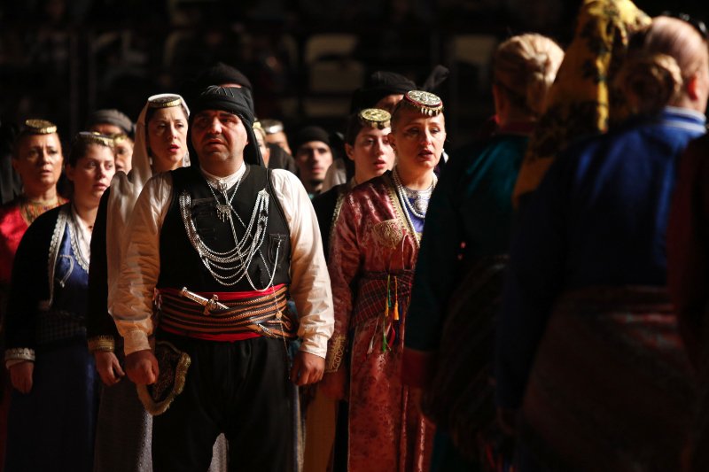 «Βούλιαξε» το ΣΕΦ από χορευτές στο 13ο Πανελλαδικό Φεστιβάλ Ποντιακών Χορών- Πάνω από 2.000 έλαβαν μέρος [εικόνες] | iefimerida.gr 5