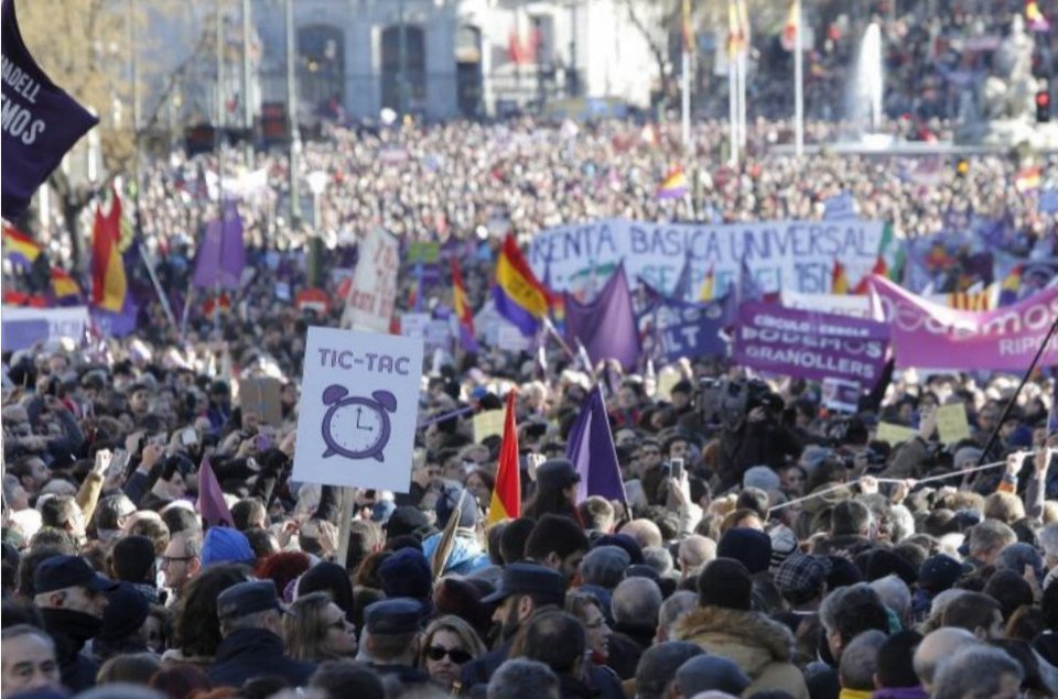 Τικ-τακ, ήρθε η ώρα της αλλαγής: Ο Ιγκλέσιας μίλησε σε χιλιάδες Ισπανούς στα ελληνικά [εικόνες & βίντεο] | iefimerida.gr 10