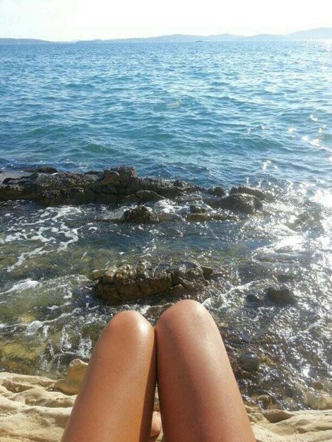 Οι φωτογραφίες που κάνουν το γύρου του Διαδικτύου και μπερδεύουν τους πάντες: Είναι ηλιοκαμμένα πόδια ή λουκάνικα [εικόνες] | iefimerida.gr 10