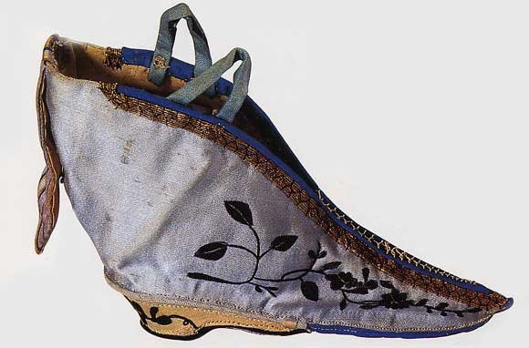 Στενά πόδια: Μια συνήθεια που βασάνισε και σκότωσε χιλιάδες Κινέζες [εικόνες] | iefimerida.gr 0