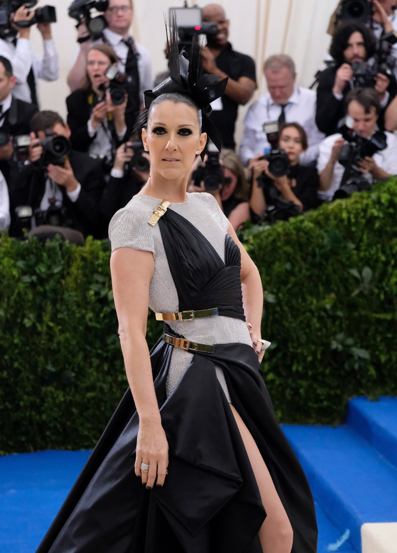 Εύθυμη χήρα η Σελίν Ντιόν -Με τουαλέτα με σκίσιμο ως το εσώρουχο [εικόνες] | iefimerida.gr 12